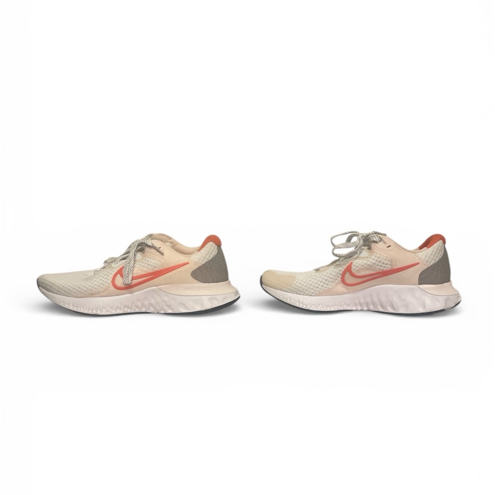 Nike Wmns Renew Run 2 road running shoes in a white, orange, and peach sz 9